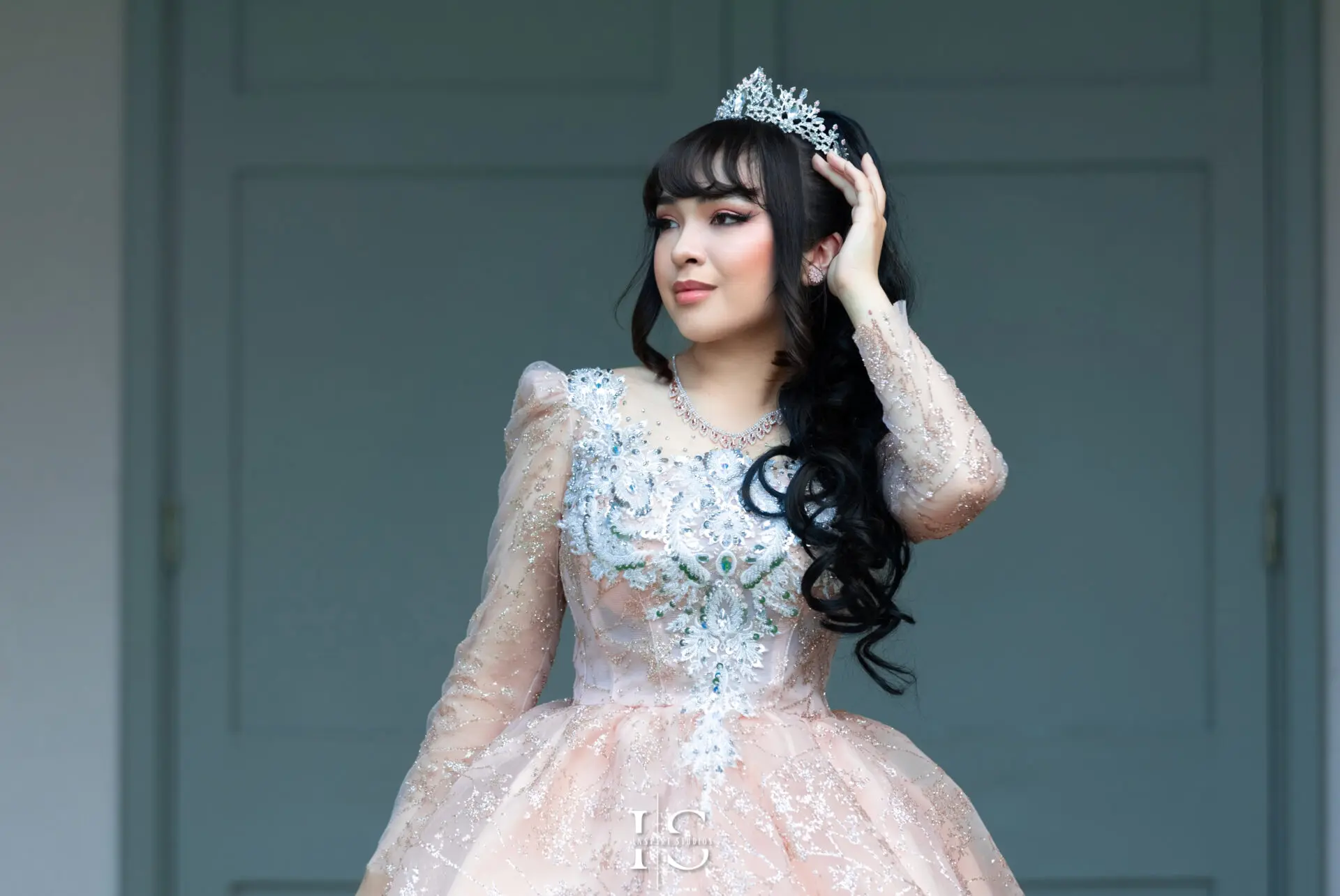 Outdoor prom photoshoot in London with a natural and scenic park backdrop, highlighting elegance and style.