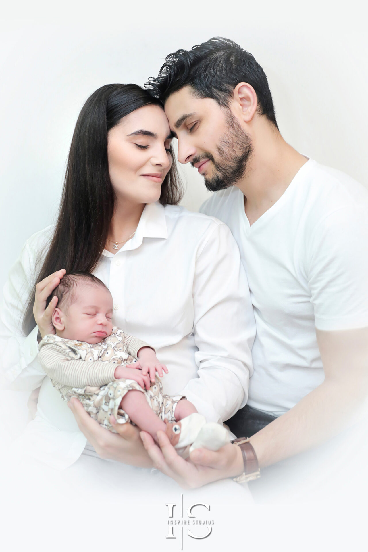 Newborn Photoshoot with Mmommy & Daddy.