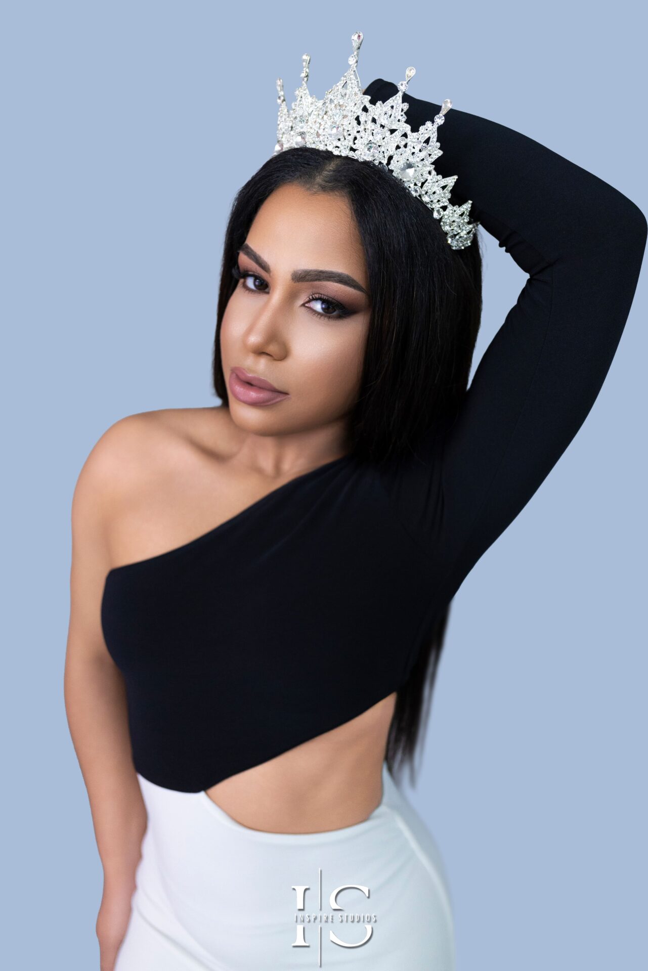 Birthday woman’s studio photoshoot with elegant styling