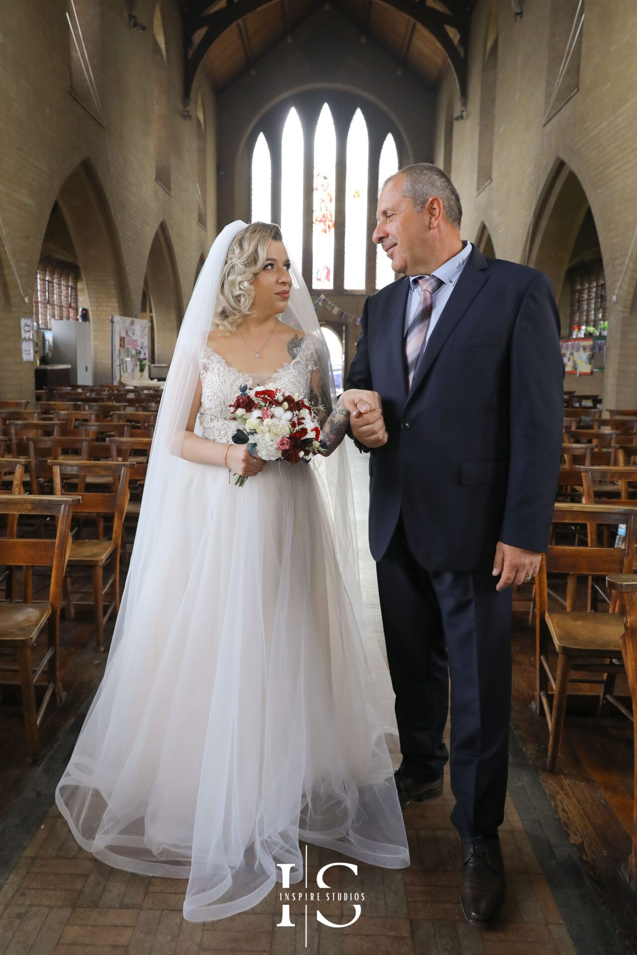 London wedding traditions through Romanian lens
