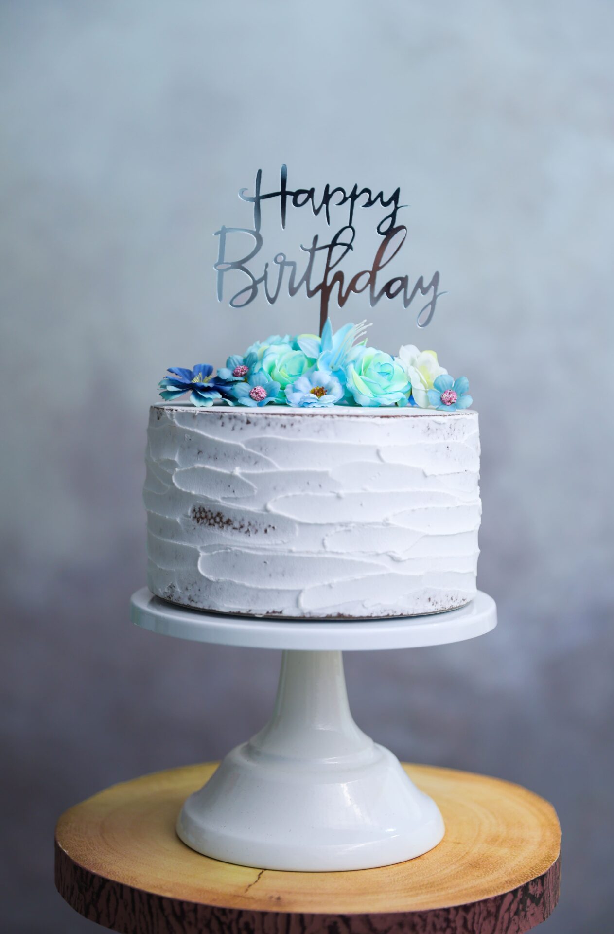 Black and gold themed dummy cake for adult birthday photography