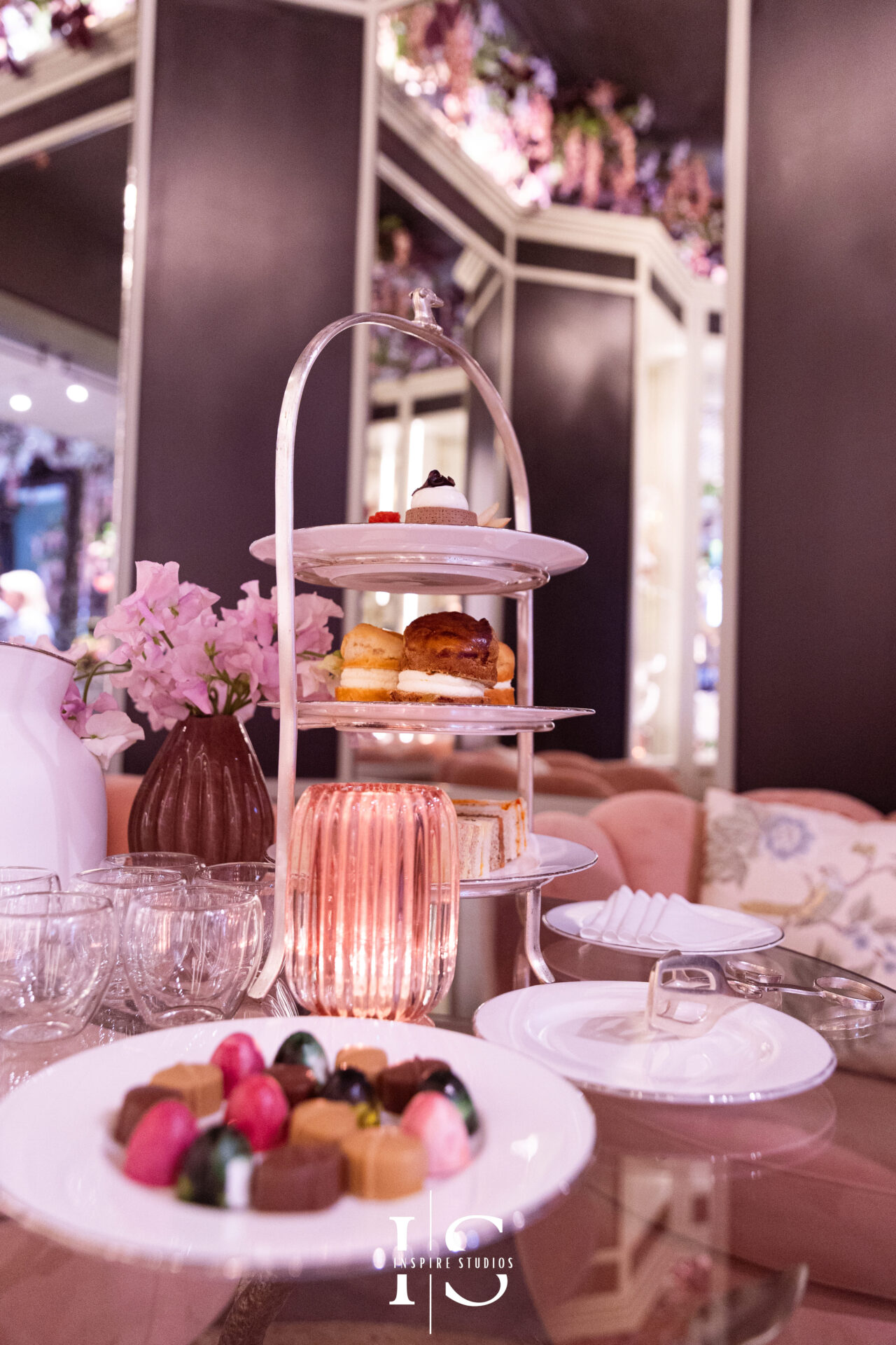 Beautiful birthday table setup with luxury florals at Neill Strain Floral Couture Mayfair.