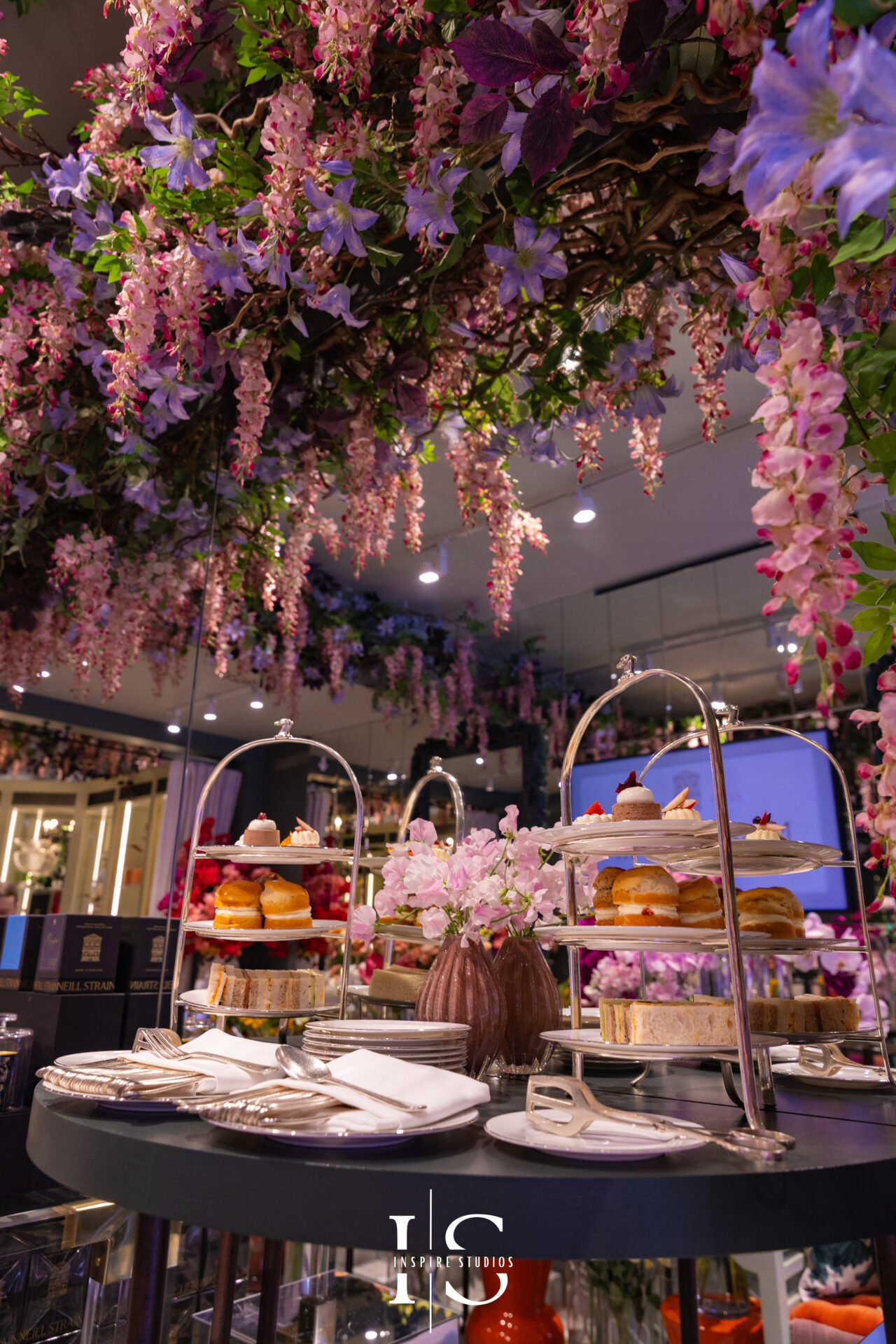 Luxury floral table decor at Neill Strain Flower Boutique in Mayfair, London.