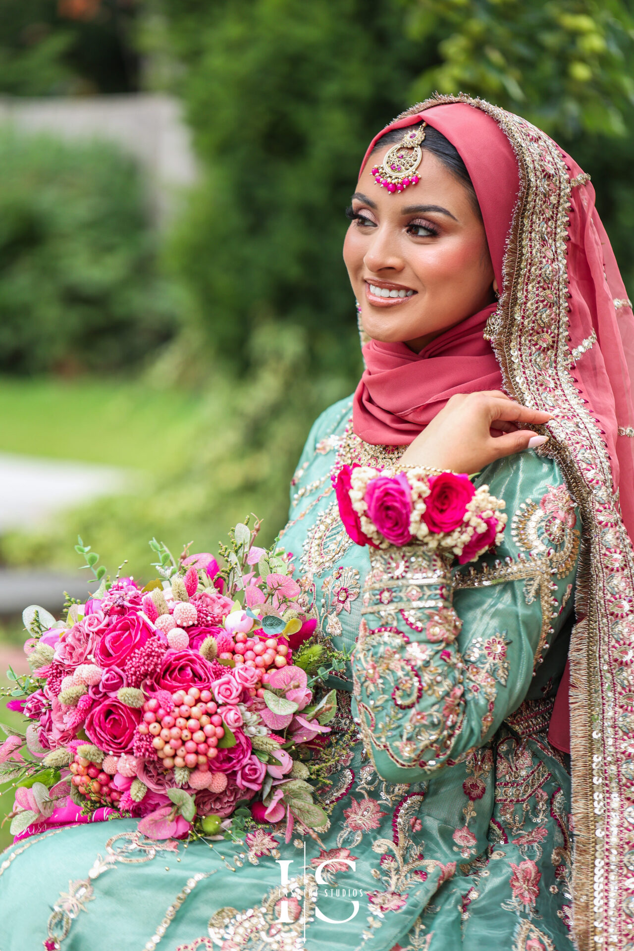 Bridal portraits of Bangladeshi florist bride at London Mehndi.