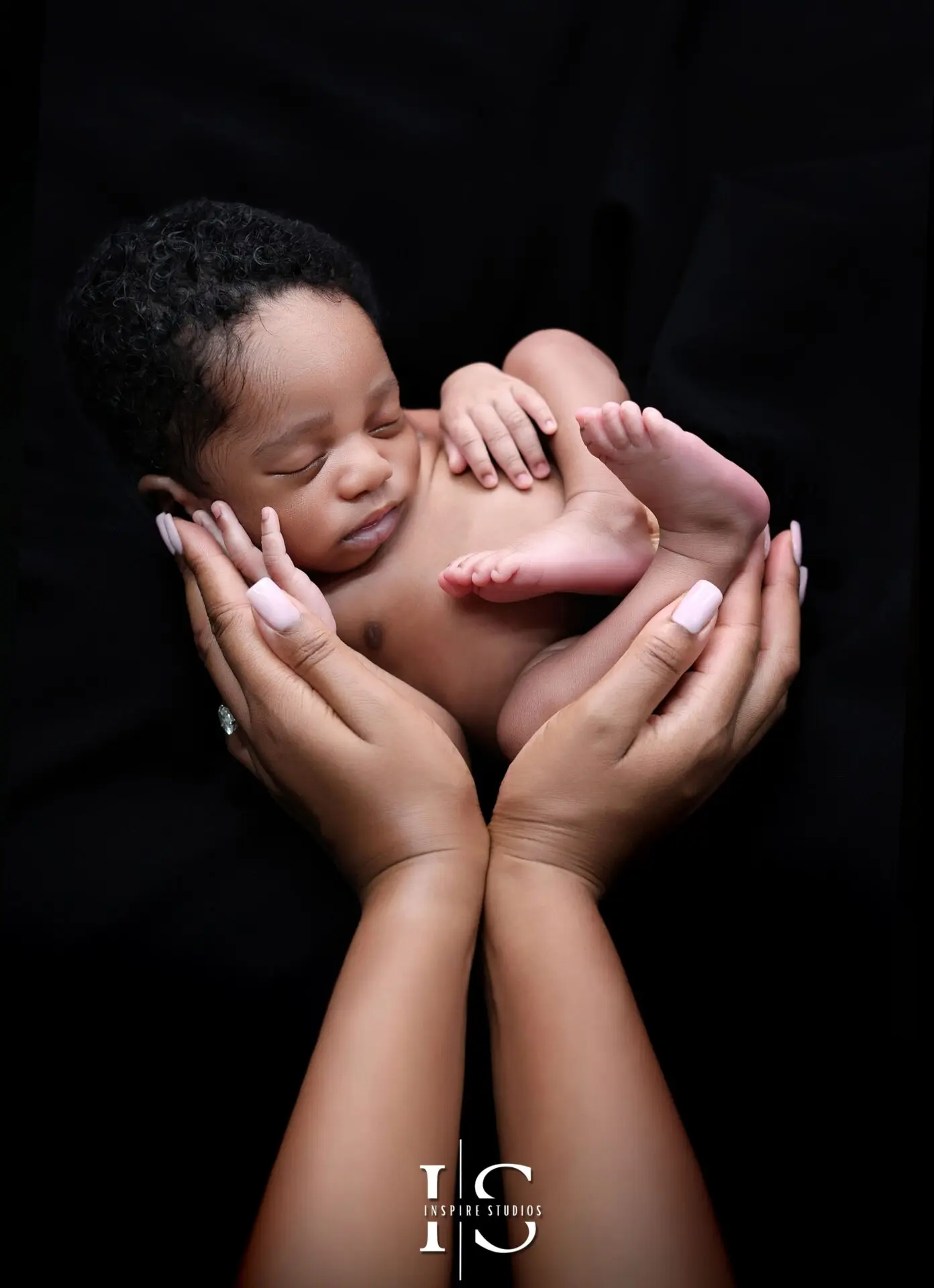 Newborn posing ideas and inspiration – professional newborn photographer London.