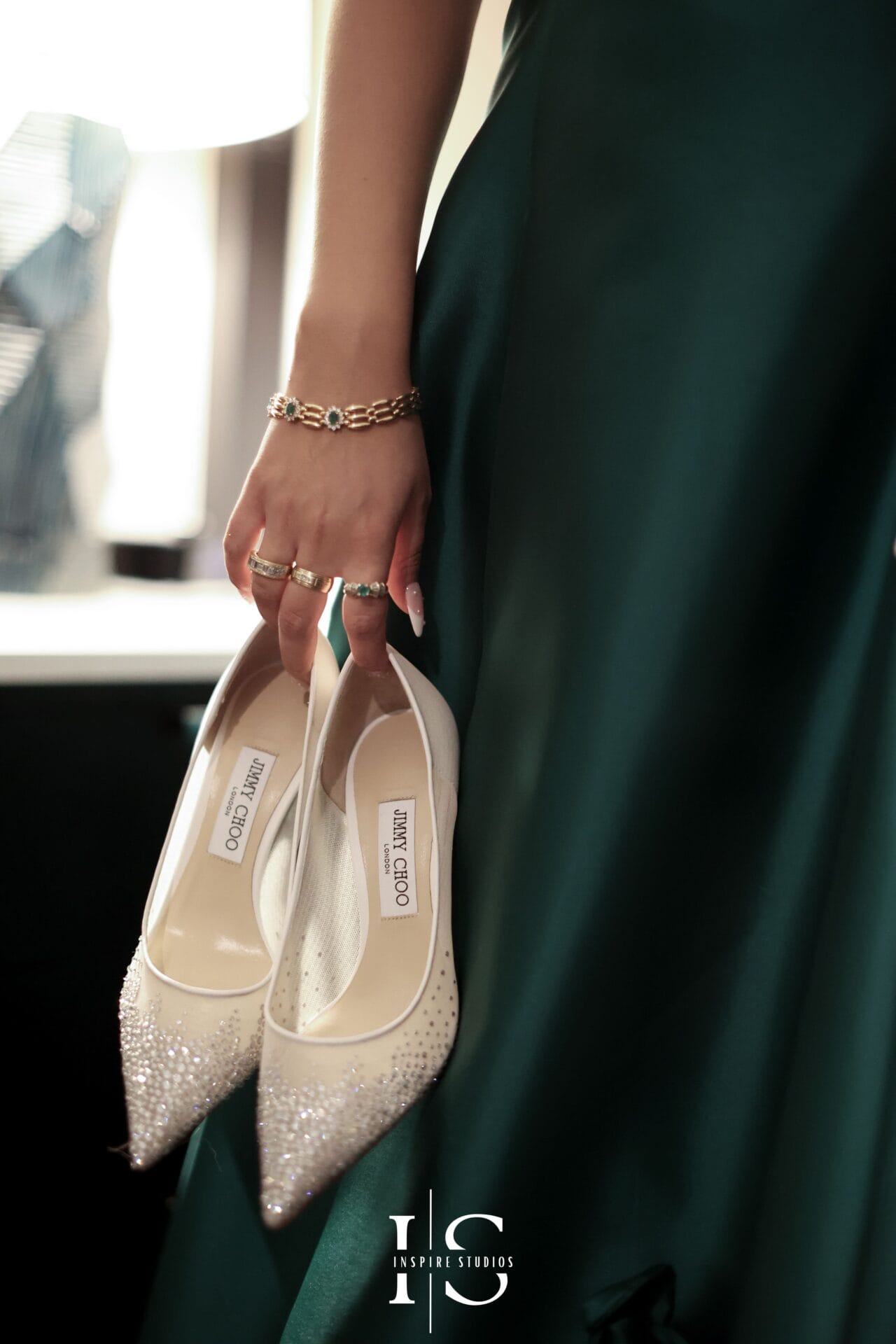 Female wedding photographer for luxury weddings in London capturing elegant portraits, ceremony moments, and refined details.