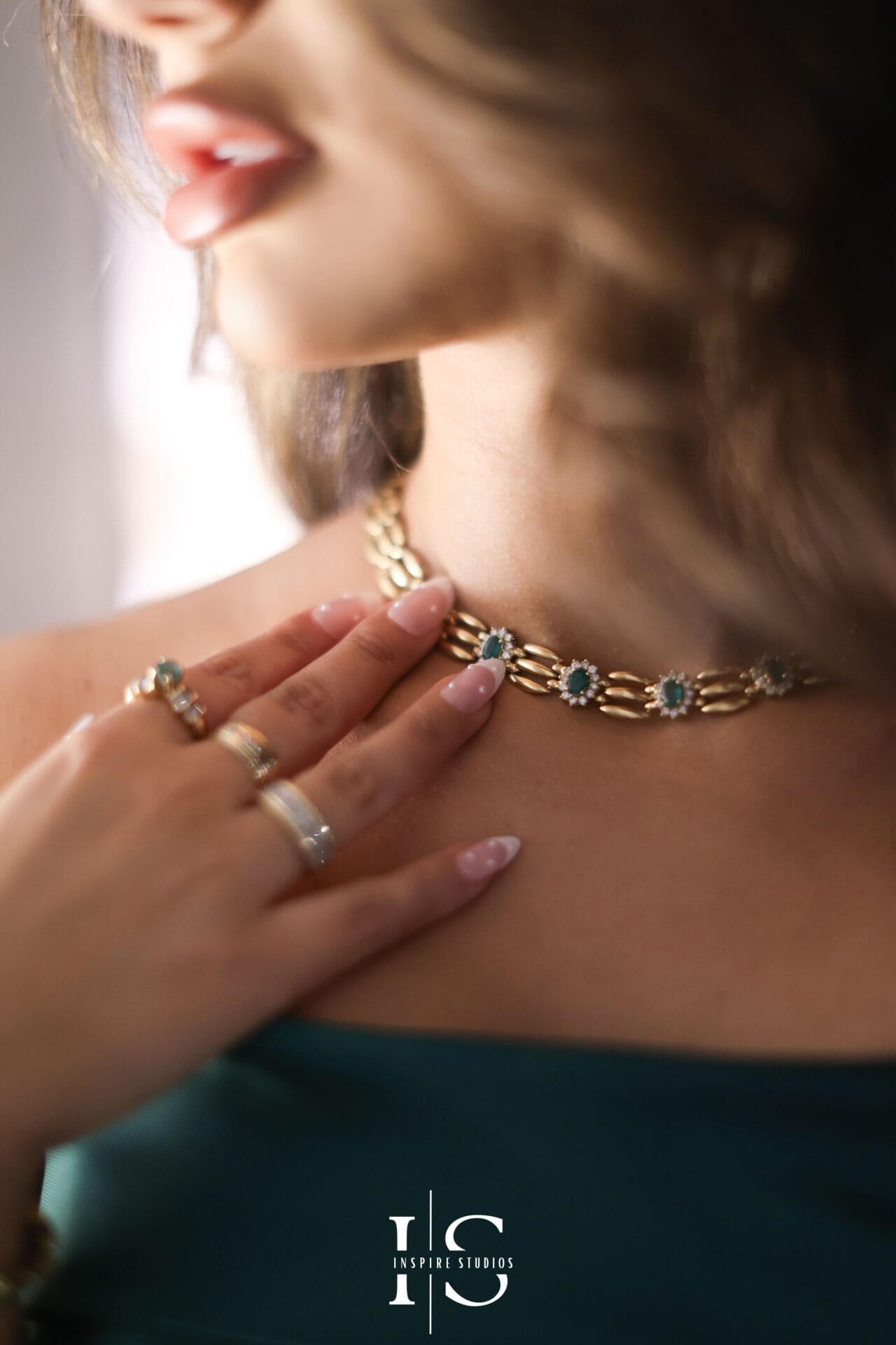 Luxury wedding photography close up photos capturing rings, bridal details, flowers, emotions, and elegant finishing touches.