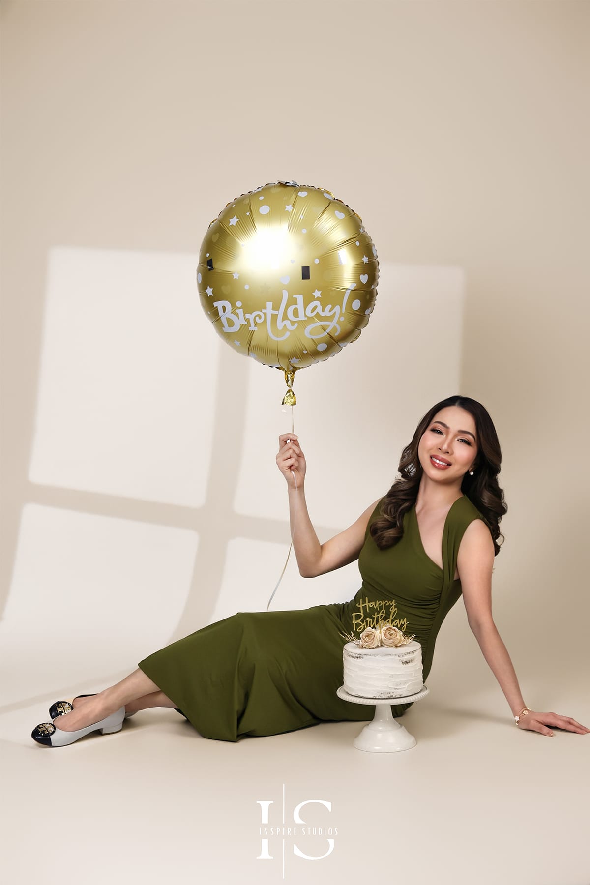 Filipino 40th birthday studio photoshoot ideas with stylish outfit and confident portrait pose
