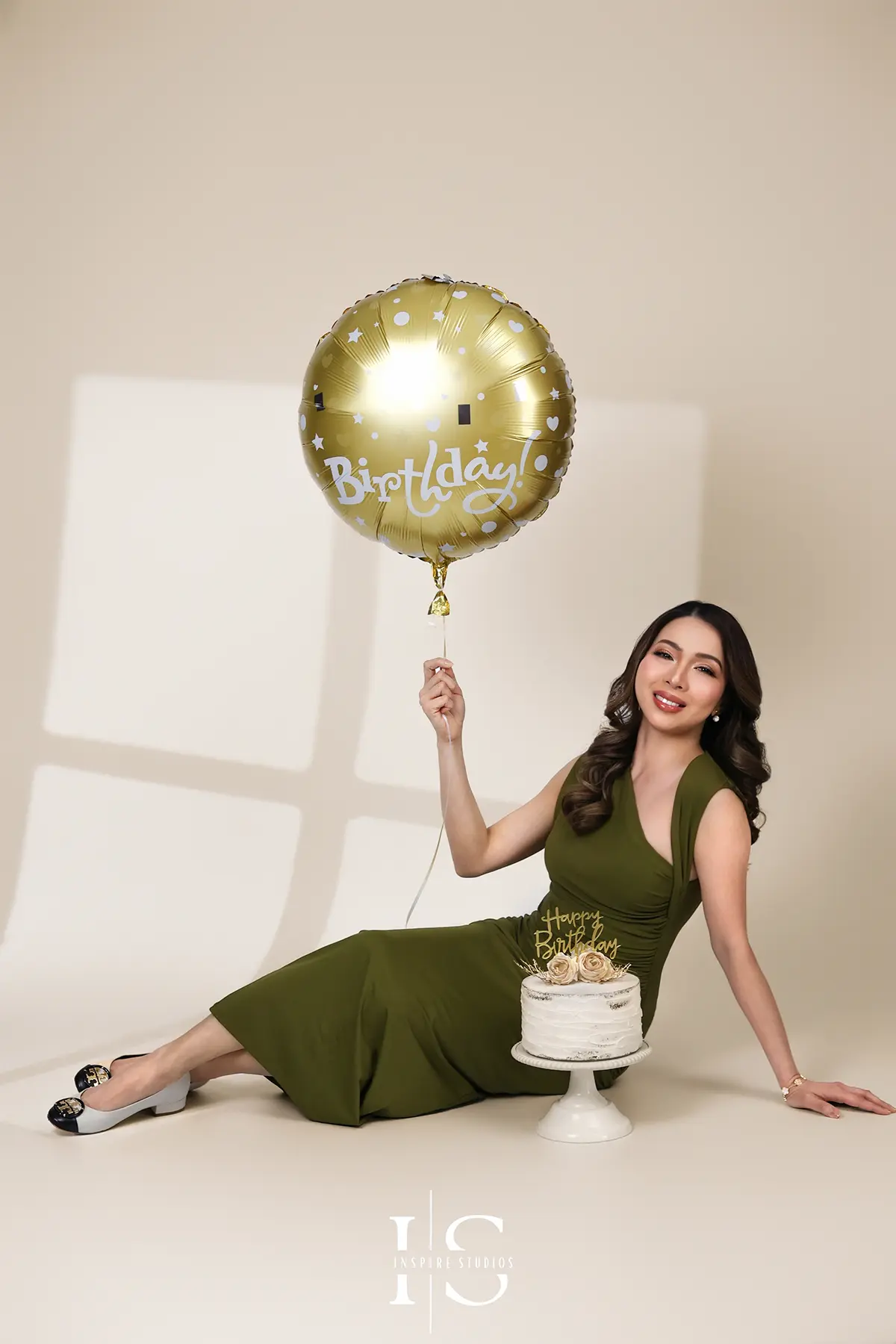 Filipino 40th birthday studio photoshoot ideas with stylish outfit and confident portrait pose