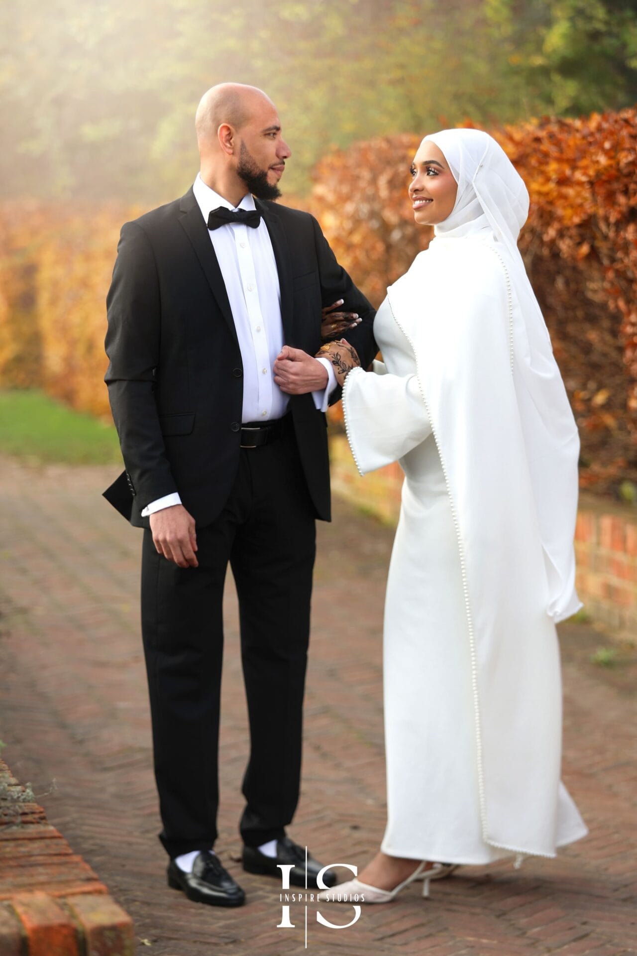 Family outdoor photoshoot at Lloyd Park with natural lifestyle photography