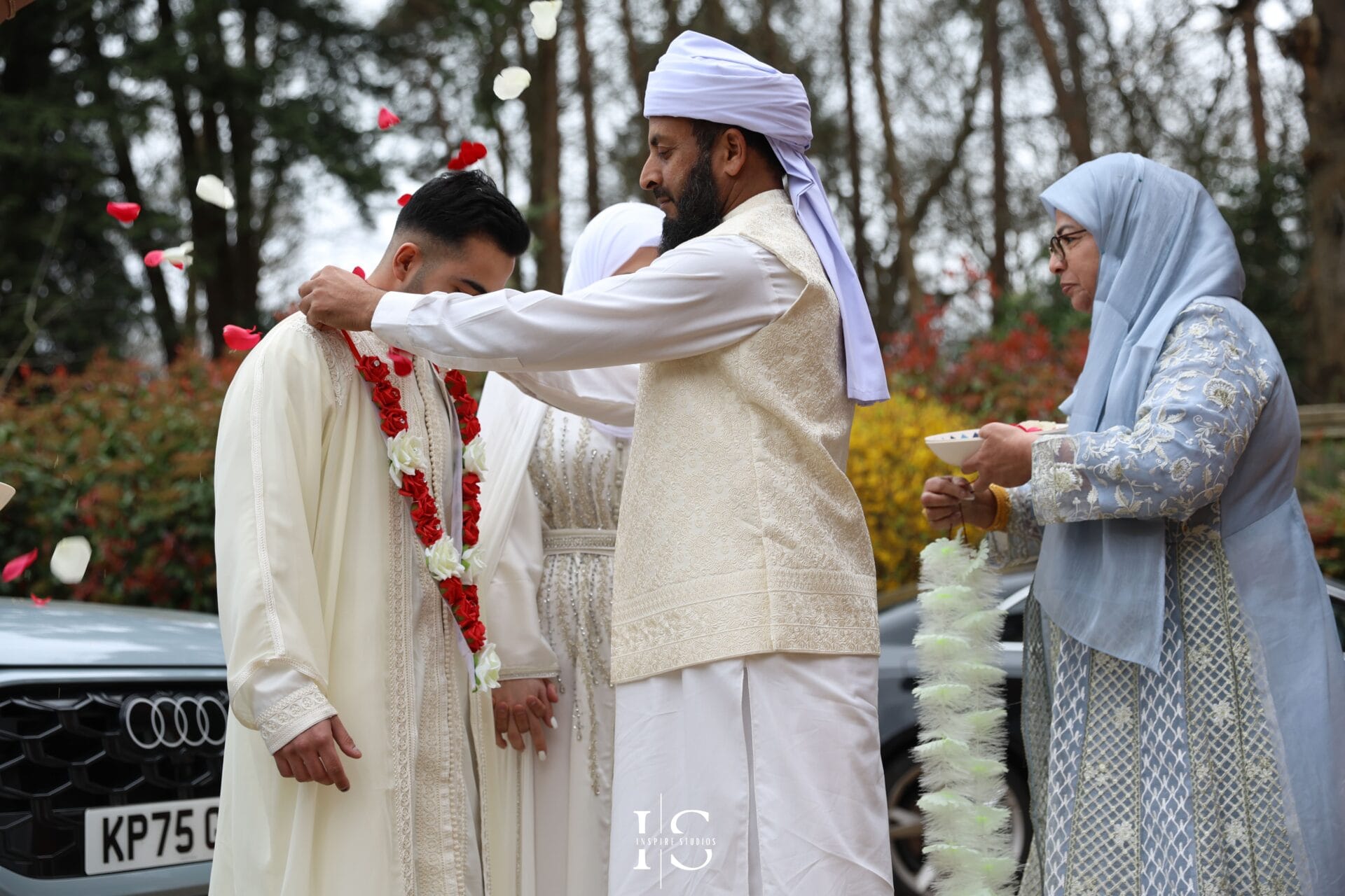 London based female photographer capturing Nikkah weddings