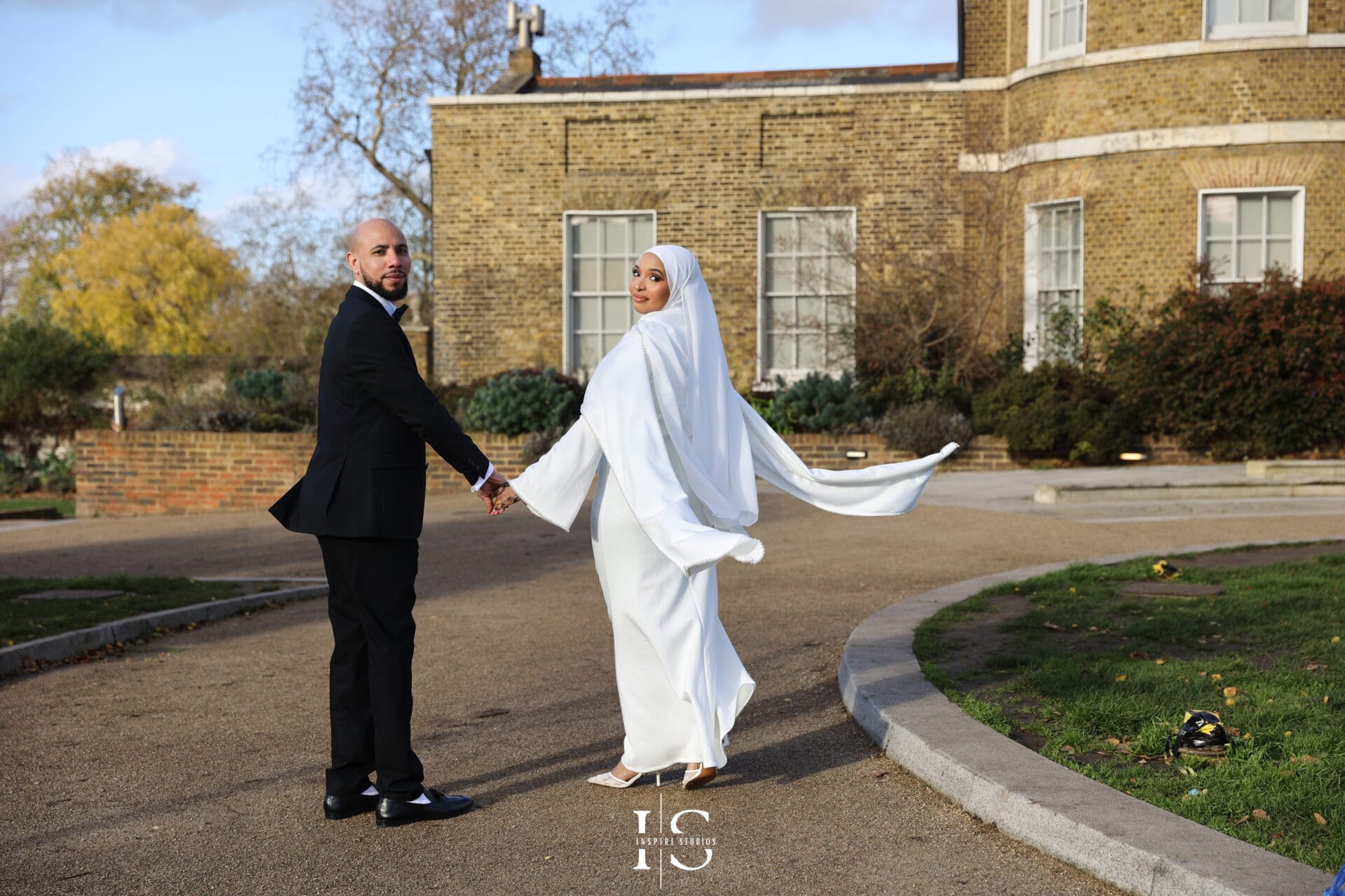 Muslim couple photoshoot at Lloyd Park London with natural outdoor setting