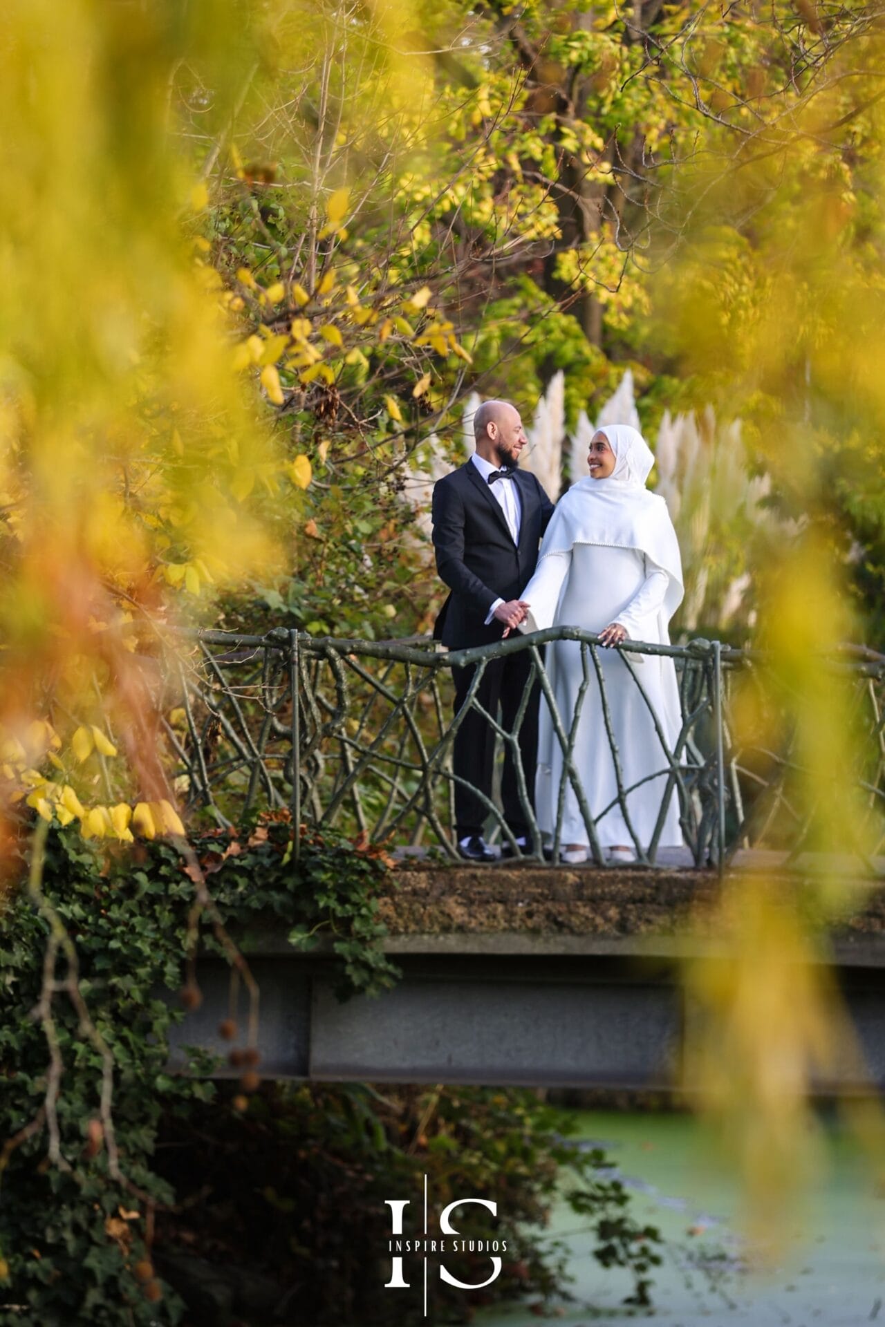 Muslim outdoor photoshoot at Lloyd Park with modest couple photography