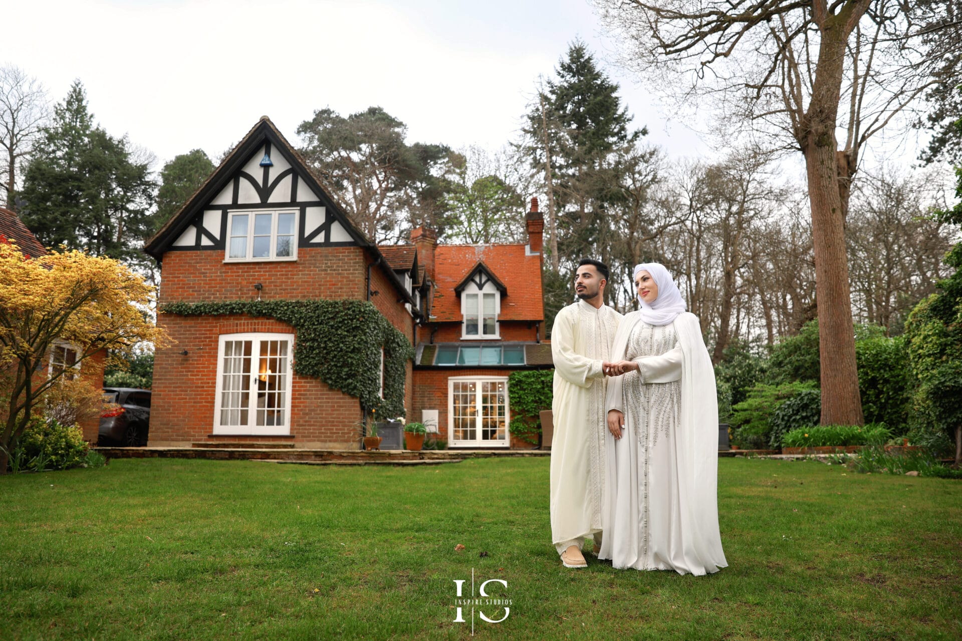 bride and groom Nikkah photos at London mosque by female photographer