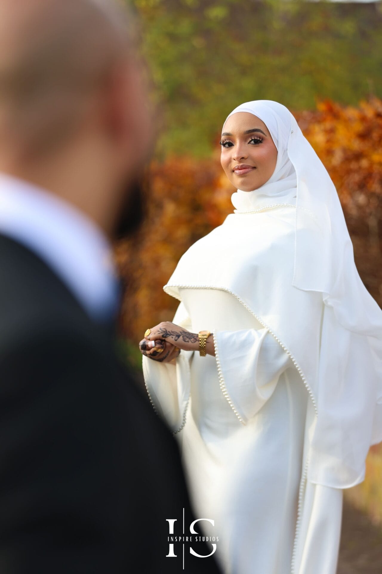 Outdoor photographer in Lloyd Park Walthamstow capturing couple photos