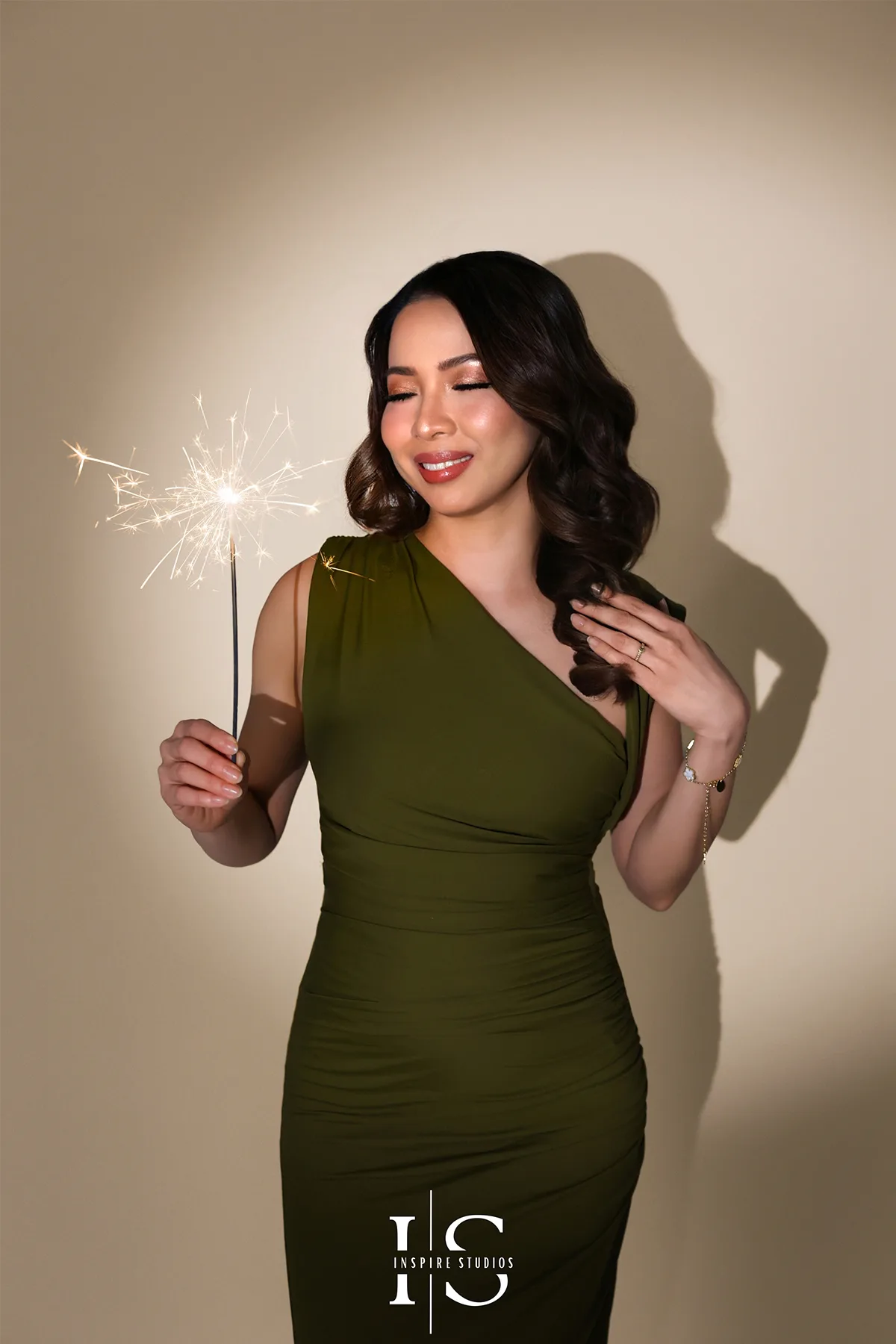 Filipino birthday photoshoot poses with natural expressions and stylish studio portrait ideas