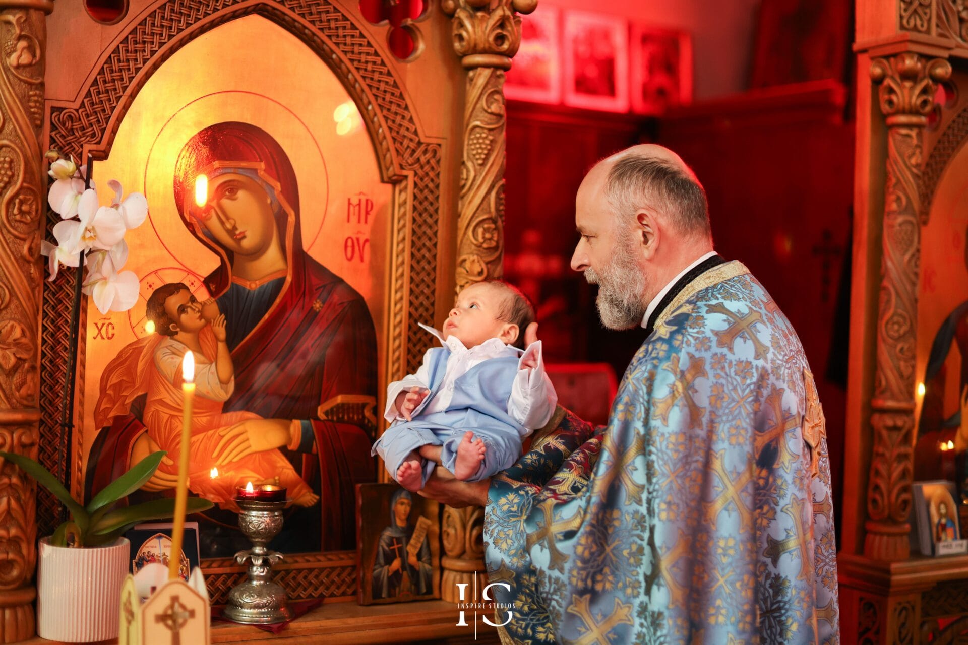 Fotograf botez în East Finchley la Parohia Sfântul Ilie London