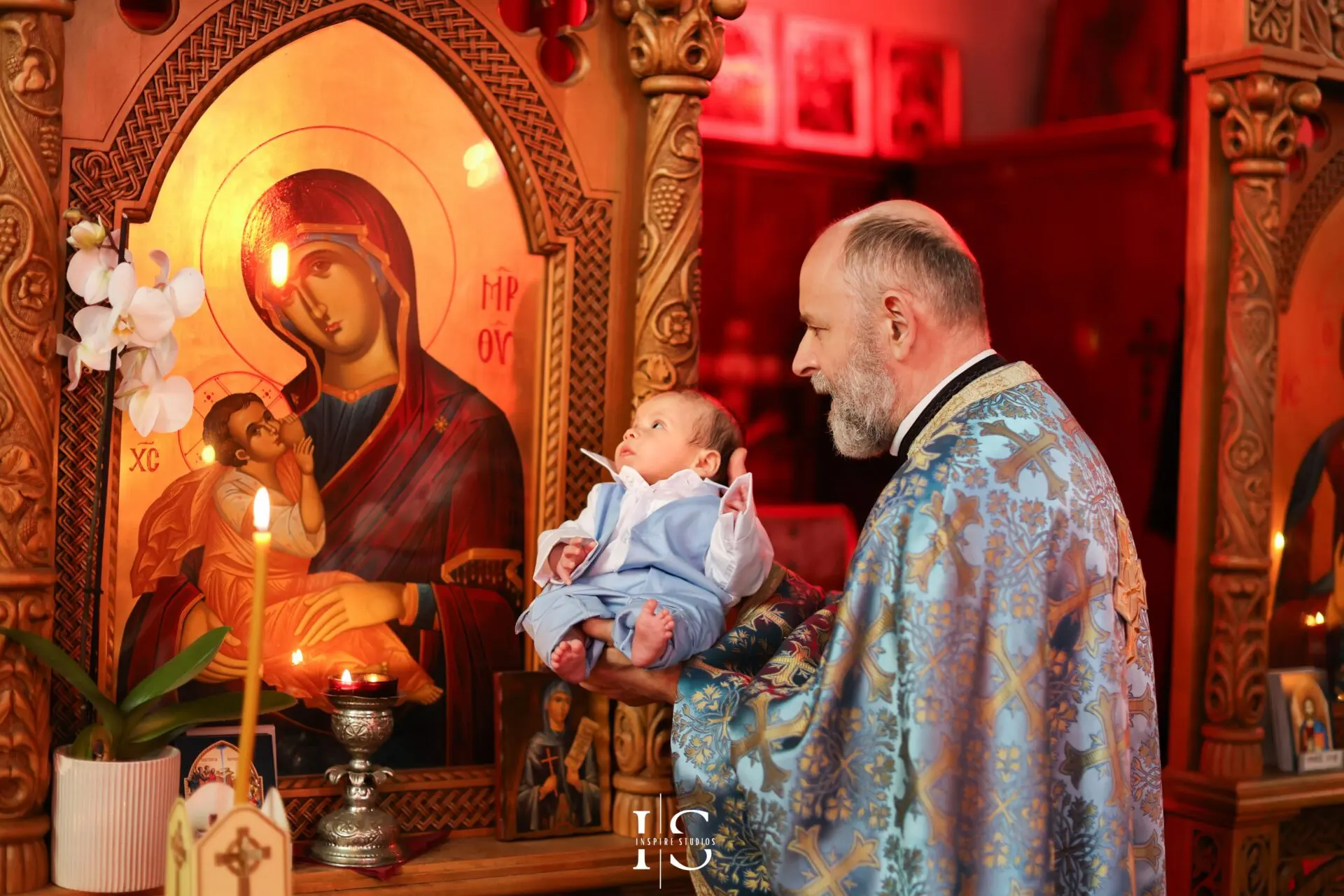 Fotograf botez în East Finchley la Parohia Sfântul Ilie London