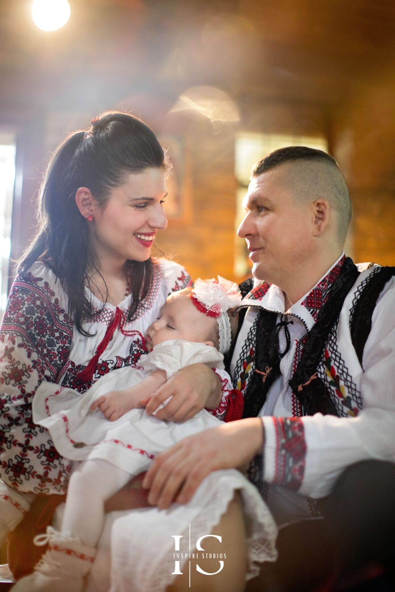 Fotograf botez Londra la St Sebastian and Pancras Church pentru ceremonie și familie.