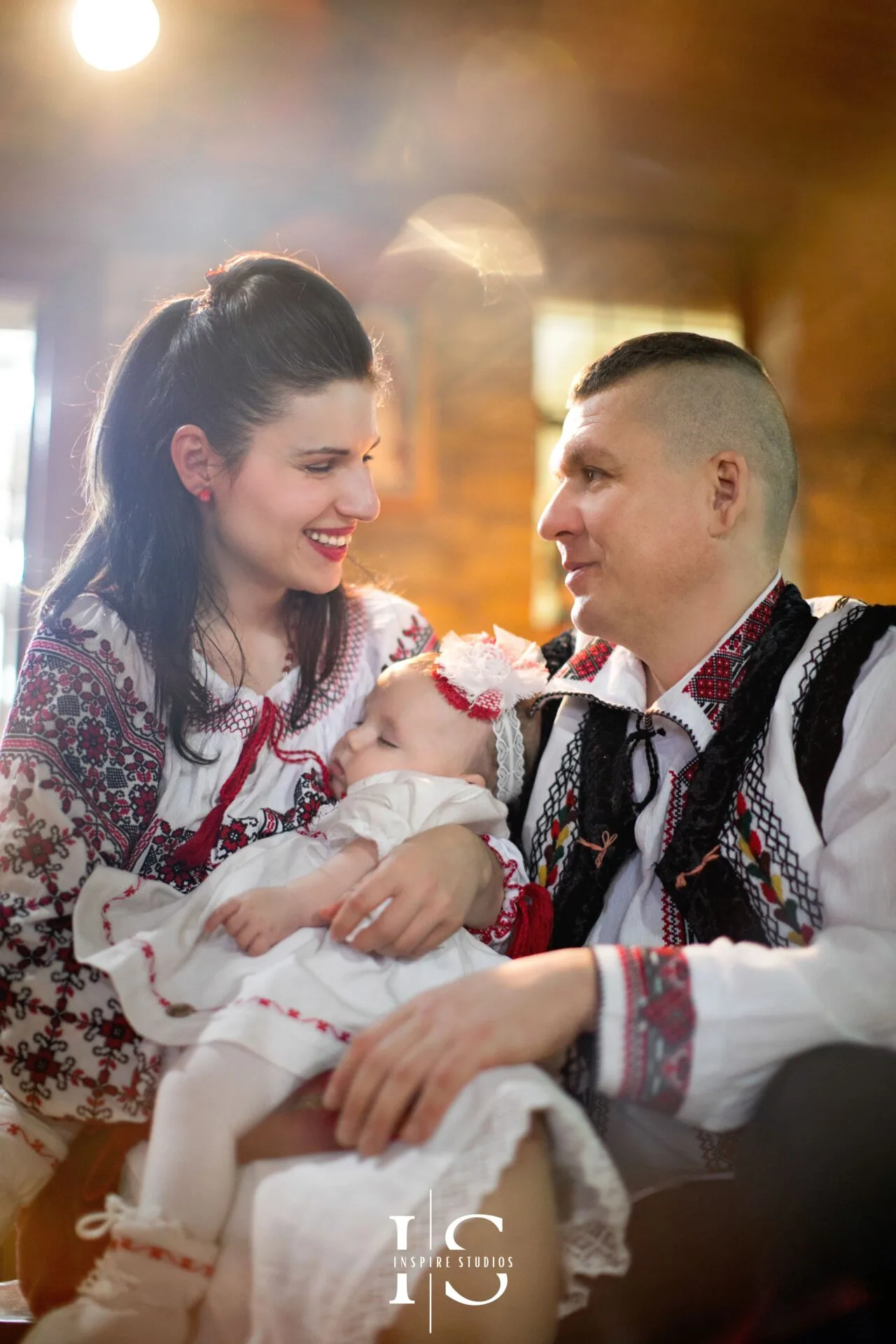 Fotograf botez Londra la St Sebastian and Pancras Church pentru ceremonie și familie.