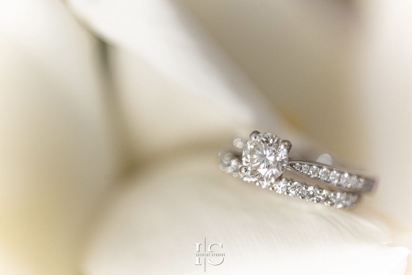 Wedding photographer capturing an Arab wedding at Hillingdon House in West London
